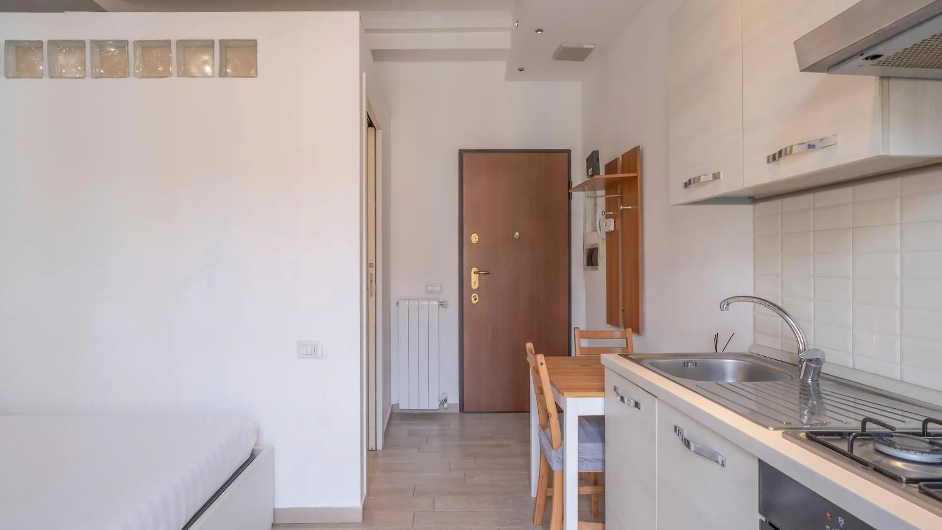 Milan Napoli Apartment 0*,  イタリア